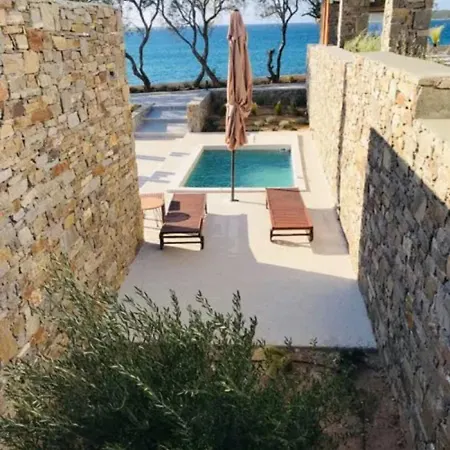 Hotel Paros Comfy Nausa