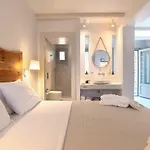 Paros Comfy
