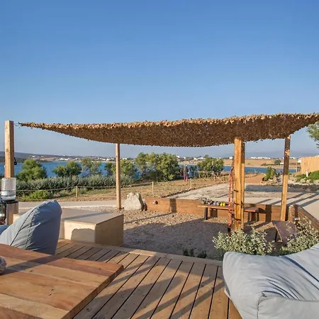 Paros Comfy 4* נאוסה
