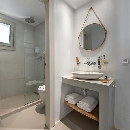 Paros Comfy 4* 나오우사