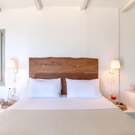 Paros Comfy Náusza