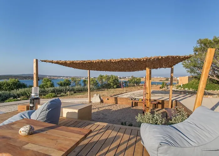 Paros Comfy 4* ناوسا
