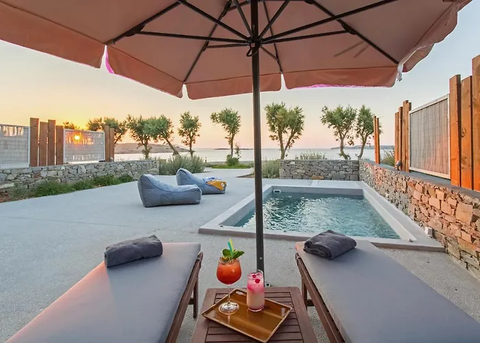 Paros Comfy 4* ناوسا