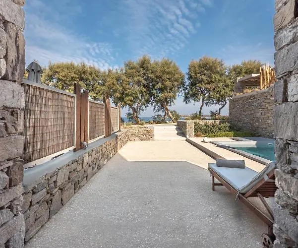 Paros Comfy Ξενοδοχείο 4*