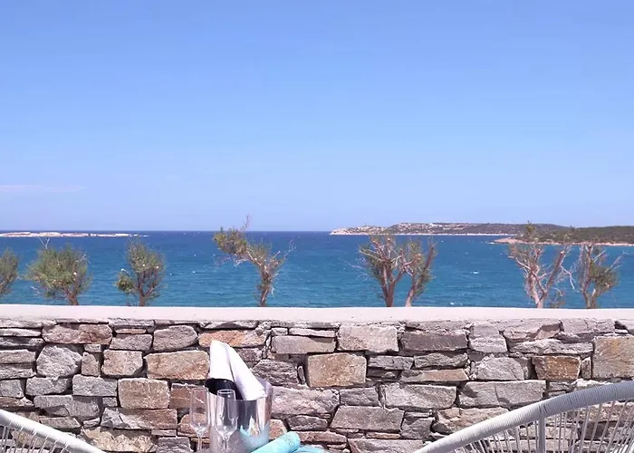 Paros Comfy Ξενοδοχείο 4*