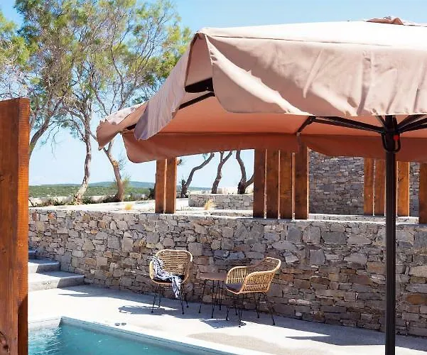 Paros Comfy فندق