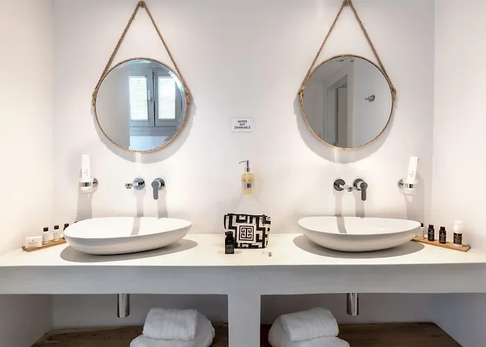 فندق Paros Comfy 4*