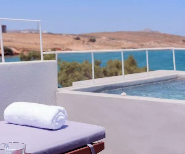 Ξενοδοχείο Paros Comfy 4*