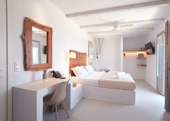 Ξενοδοχείο Paros Comfy 4*